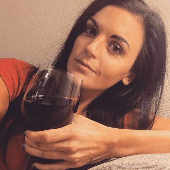 Meet your Posher, Trina - Picture 2 of 8